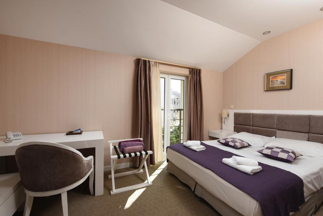 Family Hotel Zane Pag Town Eksteriør bilde