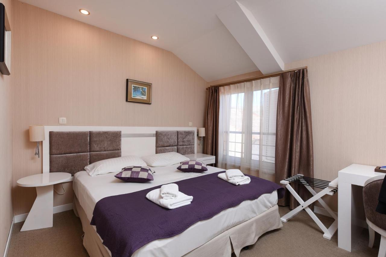 Family Hotel Zane Pag Town Eksteriør bilde