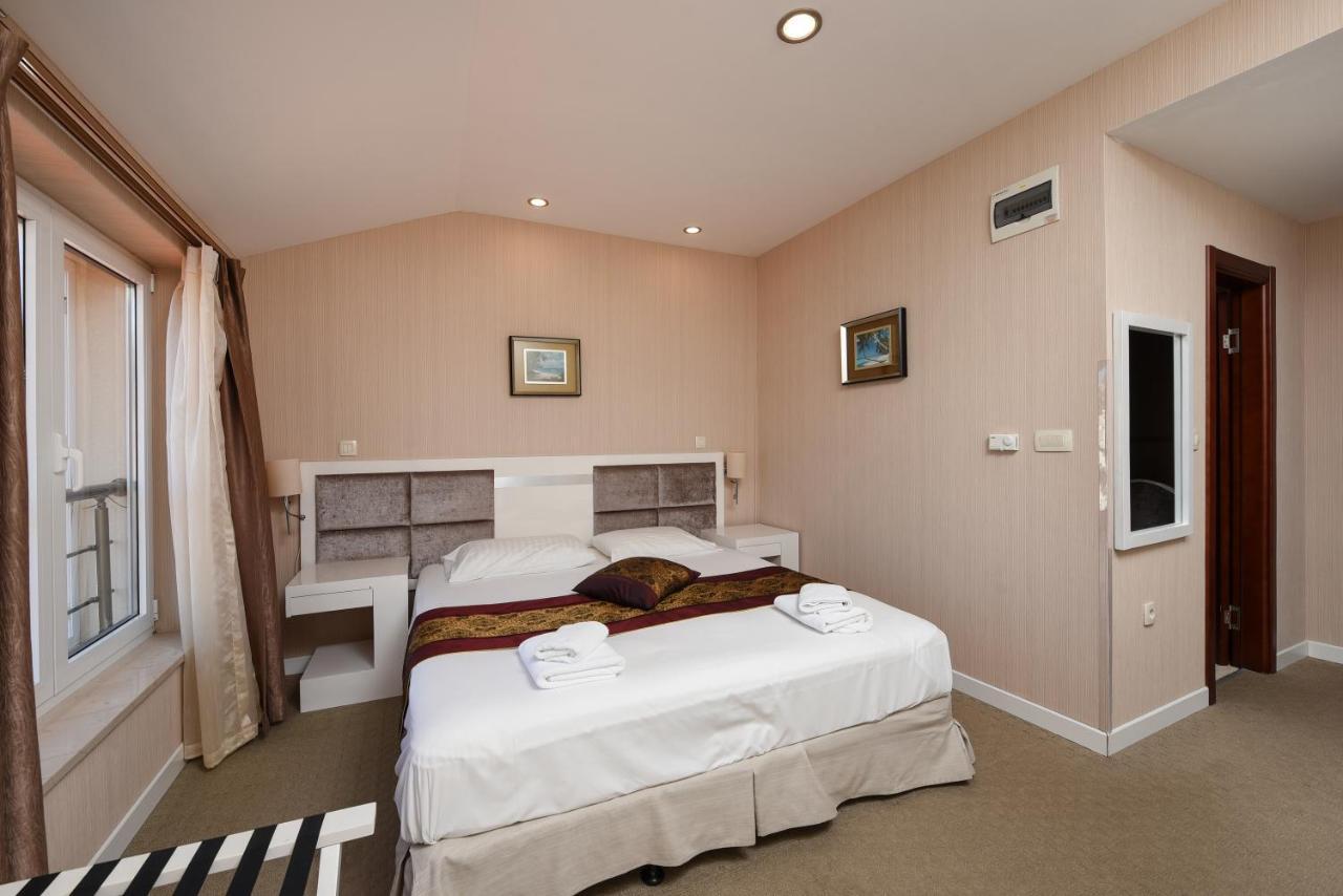 Family Hotel Zane Pag Town Eksteriør bilde