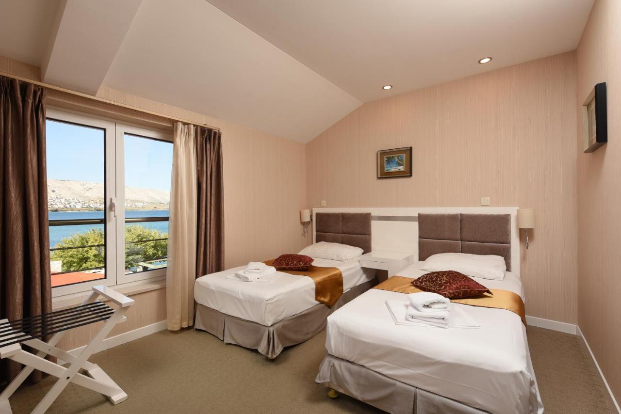Family Hotel Zane Pag Town Eksteriør bilde