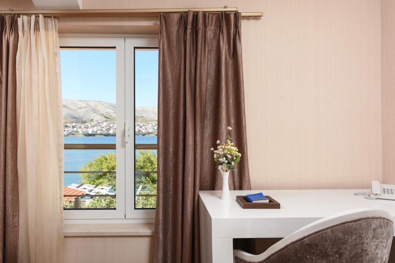 Family Hotel Zane Pag Town Eksteriør bilde