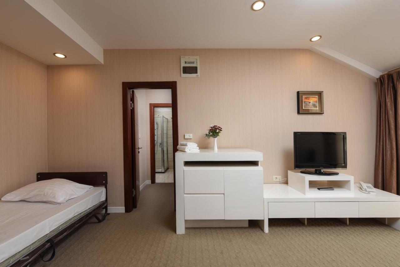 Family Hotel Zane Pag Town Eksteriør bilde
