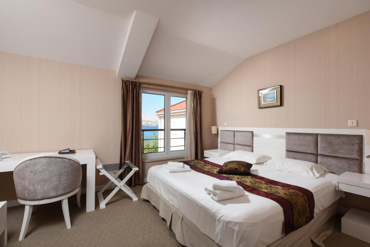 Family Hotel Zane Pag Town Eksteriør bilde
