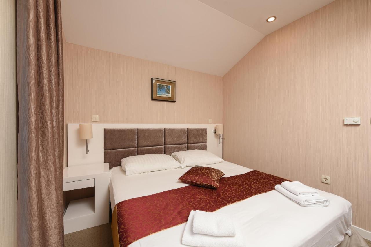 Family Hotel Zane Pag Town Eksteriør bilde
